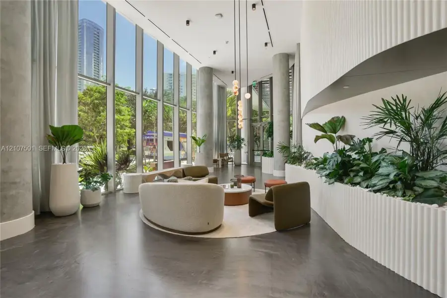 Community amenities in , Miami (Image 50).