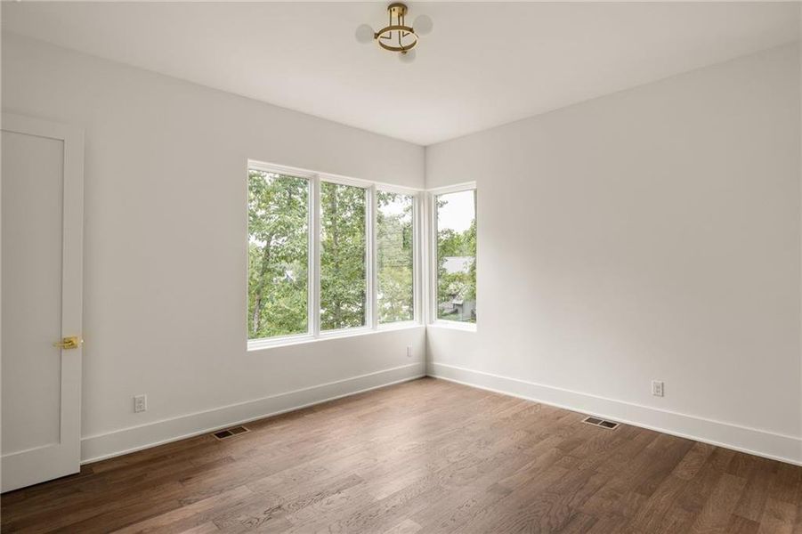 Spacious, unfurnished interior of a new home in , Chattahoochee Hills (Image 21).