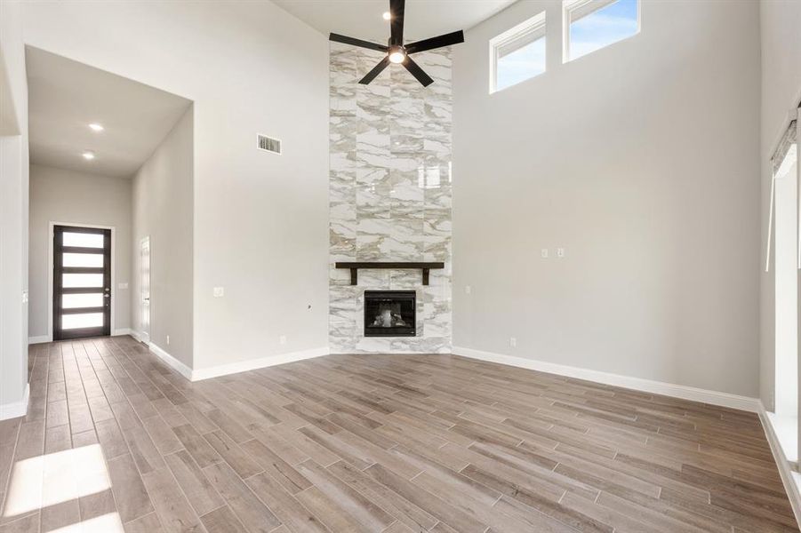 Spacious, unfurnished interior of a new home in Sonoma Verde, McLendon-Chisholm (Image 23).