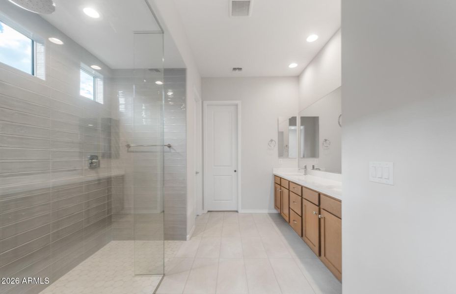 Owner's Bathroom Owner's Bathroom