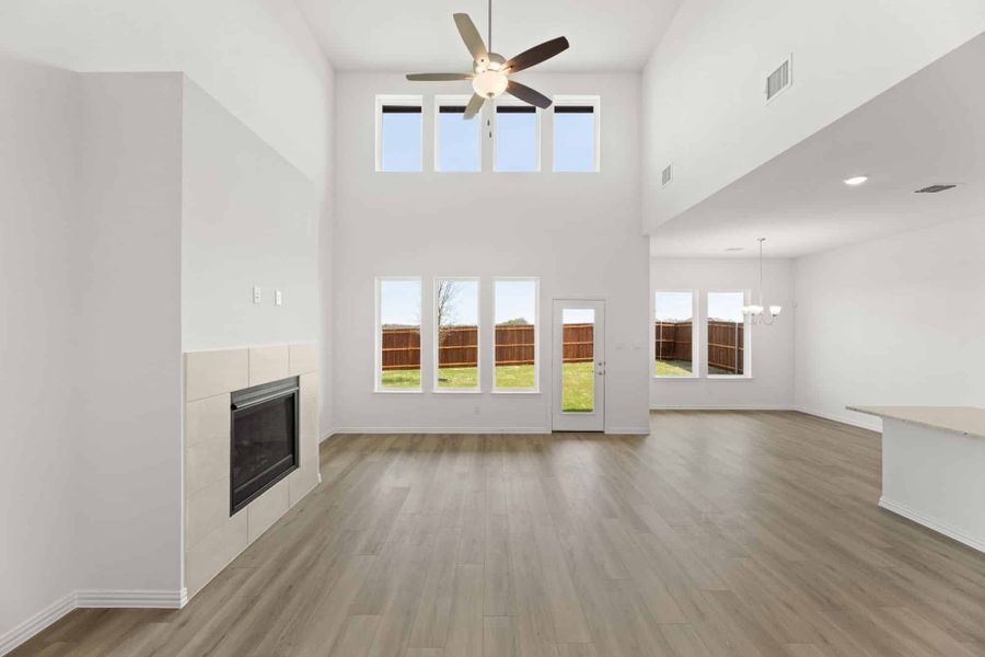 Representative unfurnished interior of a home built from the Walton by UnionMain Homes in Elevon, Lavon (Image 24).