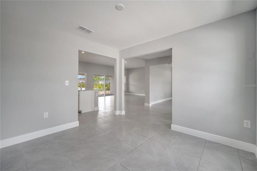 Spacious, unfurnished interior of a new home in , Kissimmee (Image 16).