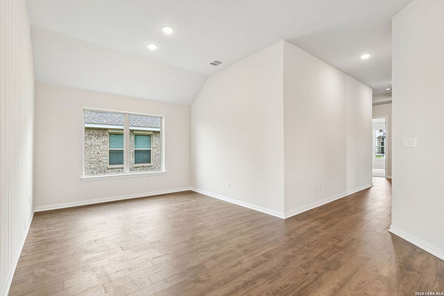 Spacious, unfurnished interior of a new home in Stream Waters, Seguin (Image 13). Spacious, unfurnished interior of a new home in Stream Waters, Seguin (Image 13).