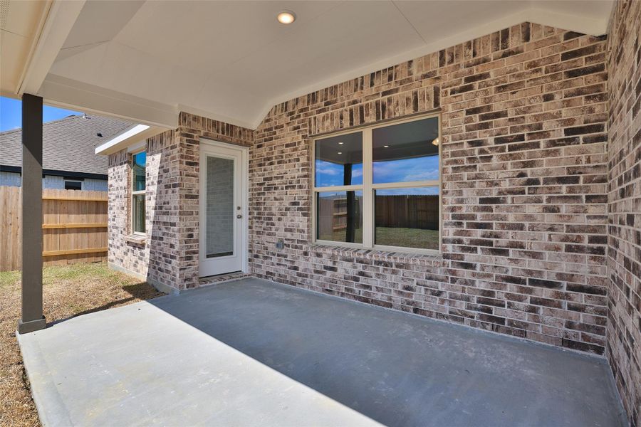 Exterior details and patio area of a home in River Ranch, Dayton (Image 4).