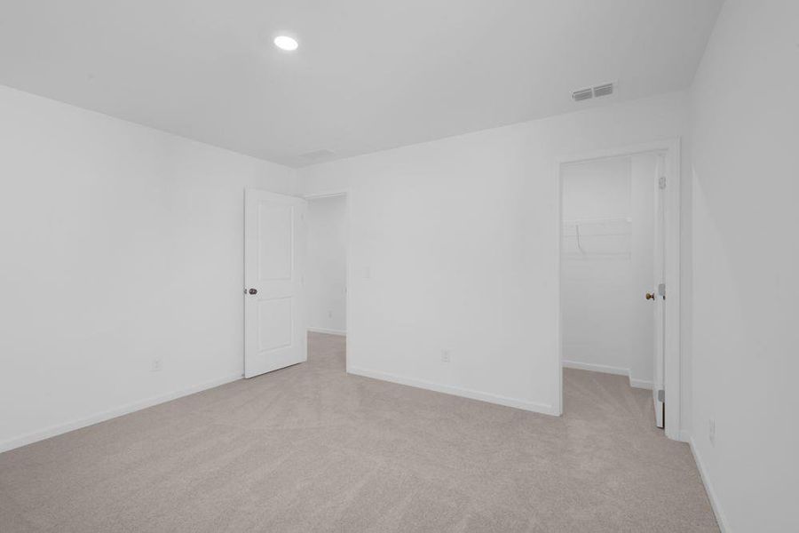 Spacious, unfurnished interior of a new home in Falls Creek, Flowery Branch (Image 18). Spacious, unfurnished interior of a new home in Falls Creek, Flowery Branch (Image 18).