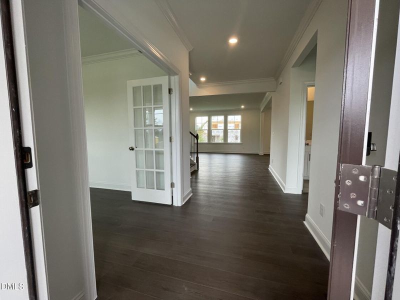 Foyer_1of1 Foyer_1of1