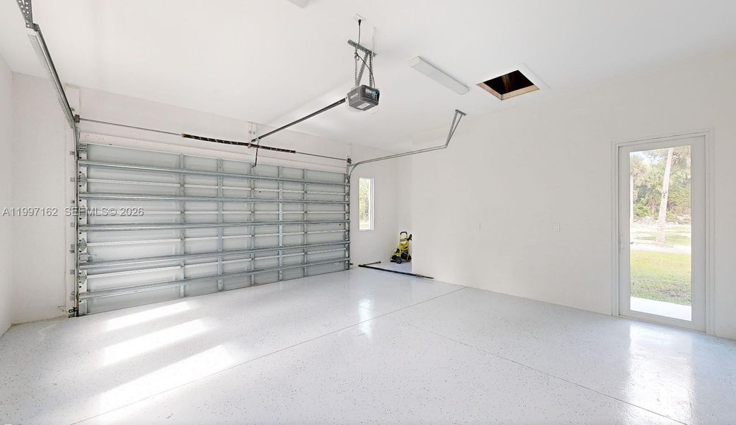 Spacious, unfurnished interior of a new home in , Naples (Image 48).