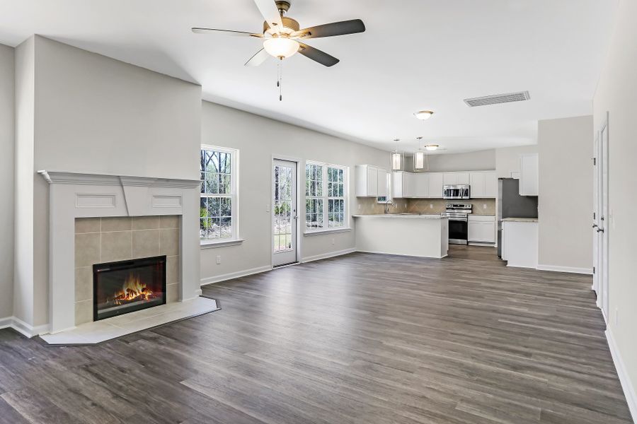 Representative unfurnished interior of a home built from the The Cedar Creek by RTS Homes in Grand Reserve, Hinesville (Image 17).