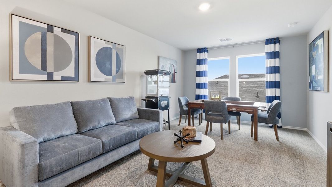 Representative furnished interior of a home built from the Plan by D.R. Horton in Bella Vista, Granbury (Image 32).