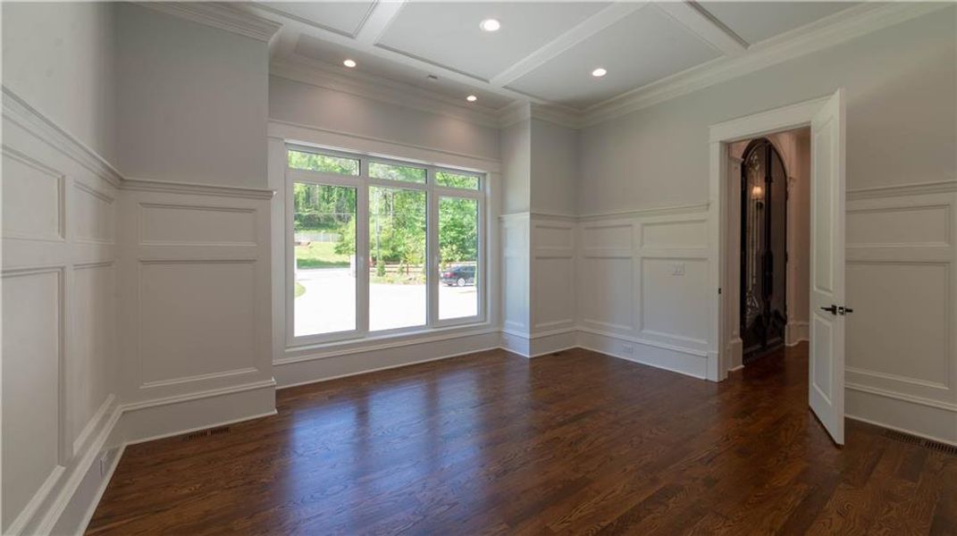 Spacious, unfurnished interior of a new home in , Roswell (Image 43).