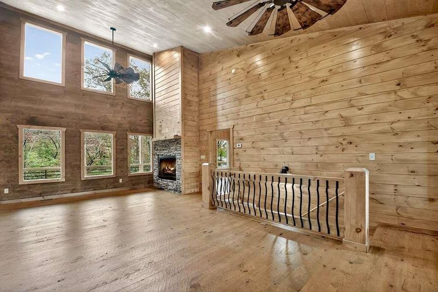 Spacious, unfurnished interior of a new home in , Blue Ridge (Image 14).