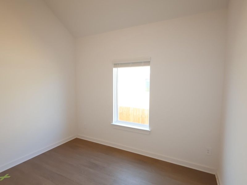 Spacious, unfurnished interior of a new home in Lone Star Landing, Montgomery (Image 22).