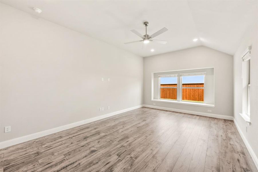 Spacious, unfurnished interior of a new home in Creekview Meadows, Pilot Point (Image 28).