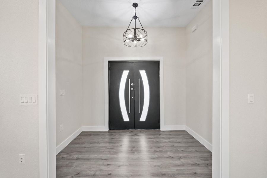 Spacious, unfurnished interior of a new home in , Dale (Image 19).