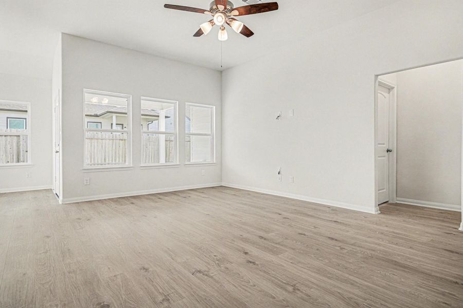 Spacious, unfurnished interior of a new home in Clear View Estates, Willis (Image 24).