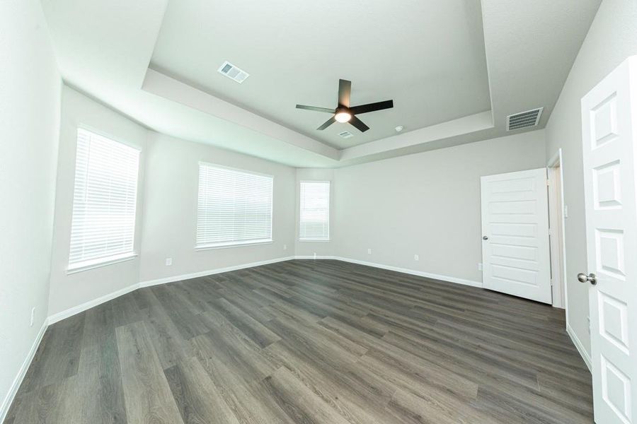 Spacious, unfurnished interior of a new home in Bluestem, Brookshire (Image 13). Spacious, unfurnished interior of a new home in Bluestem, Brookshire (Image 13).