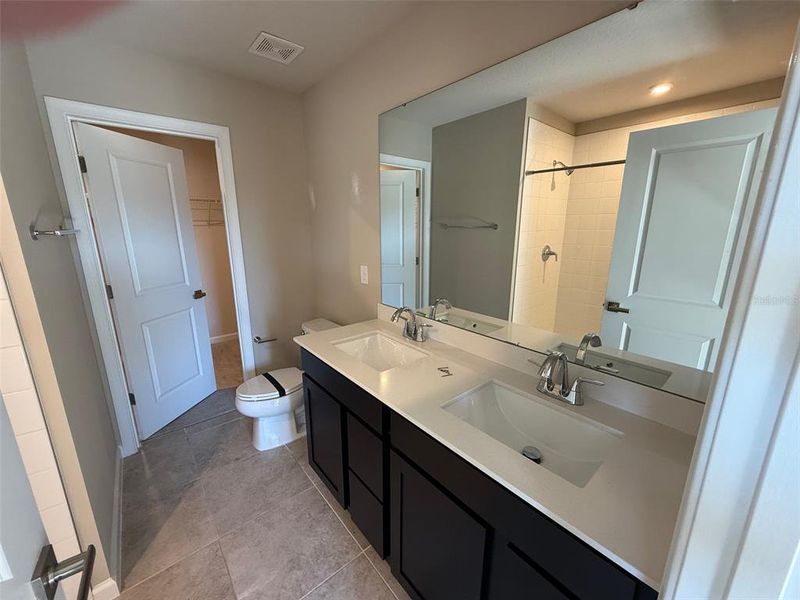 Furnished interior view inside a new home in , Lady Lake (Image 7).