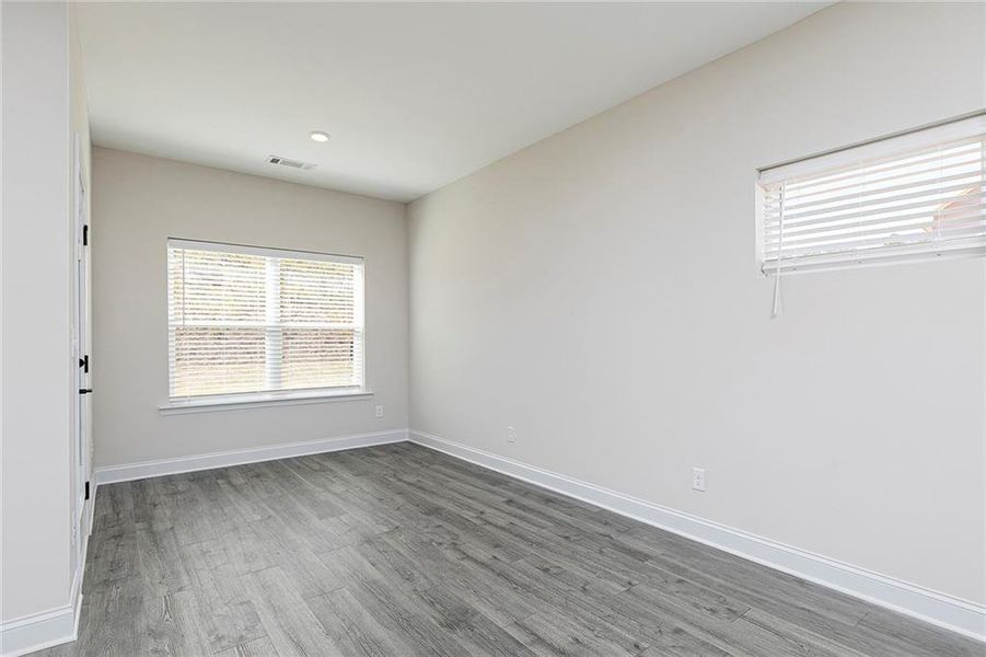Spacious, unfurnished interior of a new home in Mount Tabor Pointe, Dallas (Image 15).