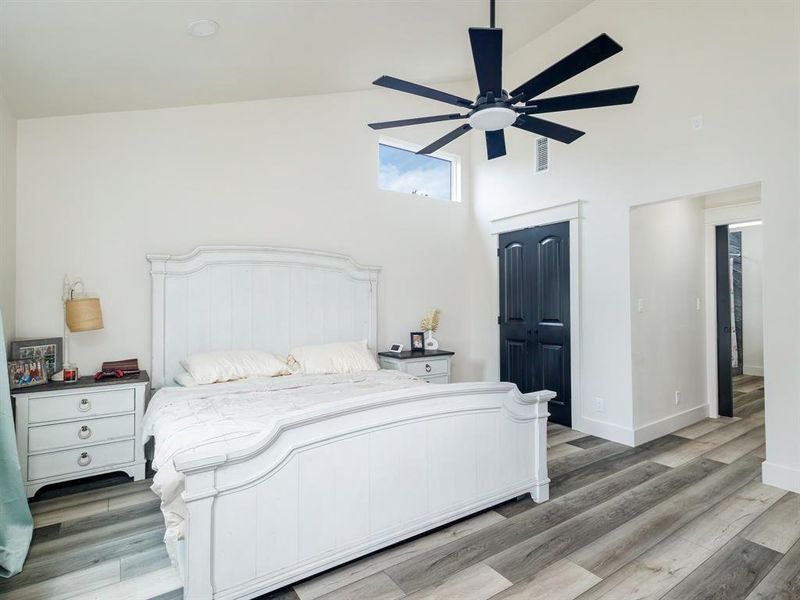 Furnished interior view inside a new home in , Brownwood (Image 33).