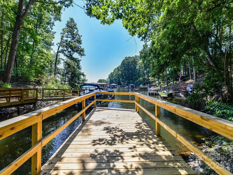 Image 43 of a home in .