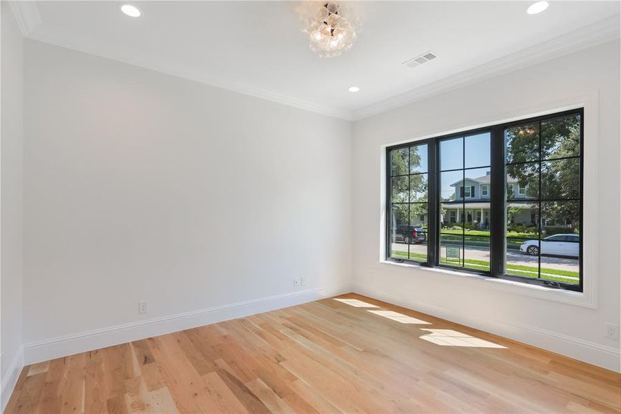 Spacious, unfurnished interior of a new home in , Richardson (Image 30).