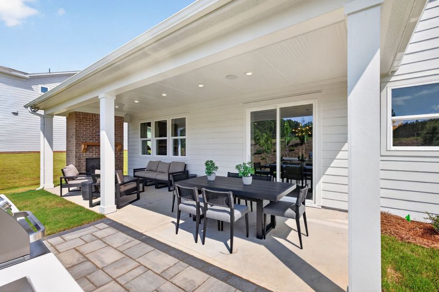 Representative exterior details of a home built from the Oakhurst by Pulte Homes in Everhour, Newnan (Image 34).