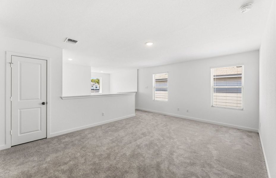 Spacious, unfurnished interior of a new home in Sonterra, Jarrell (Image 43).
