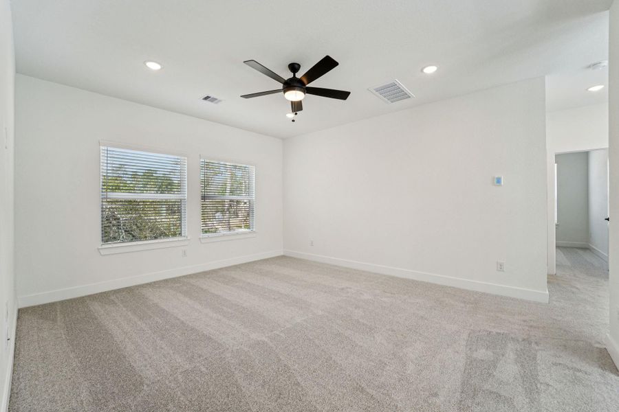 Spacious, unfurnished interior of a new home in The Woodlands Hills, Willis (Image 15).