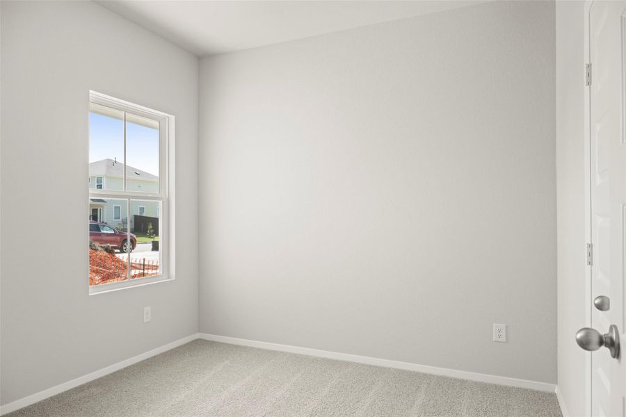 Spacious, unfurnished interior of a new home in Cloverleaf, Austin (Image 28).