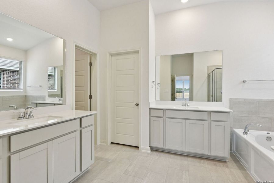Furnished interior view inside a new home in Fox Falls, Boerne (Image 11).