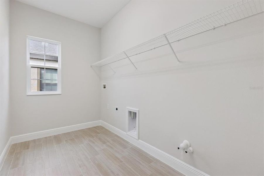 Spacious, unfurnished interior of a new home in Caldera, Spring Hill (Image 22).