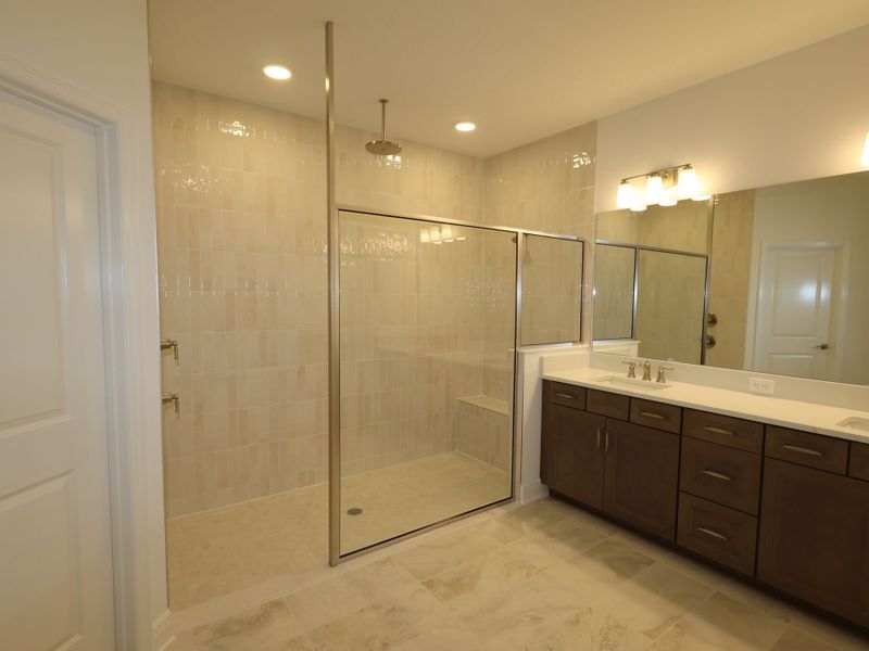 Owner's Bathroom Owner's Bathroom
