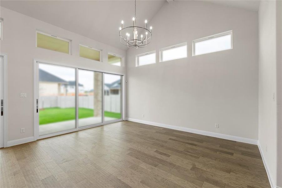 10_11. 3208 Andesite - Dining