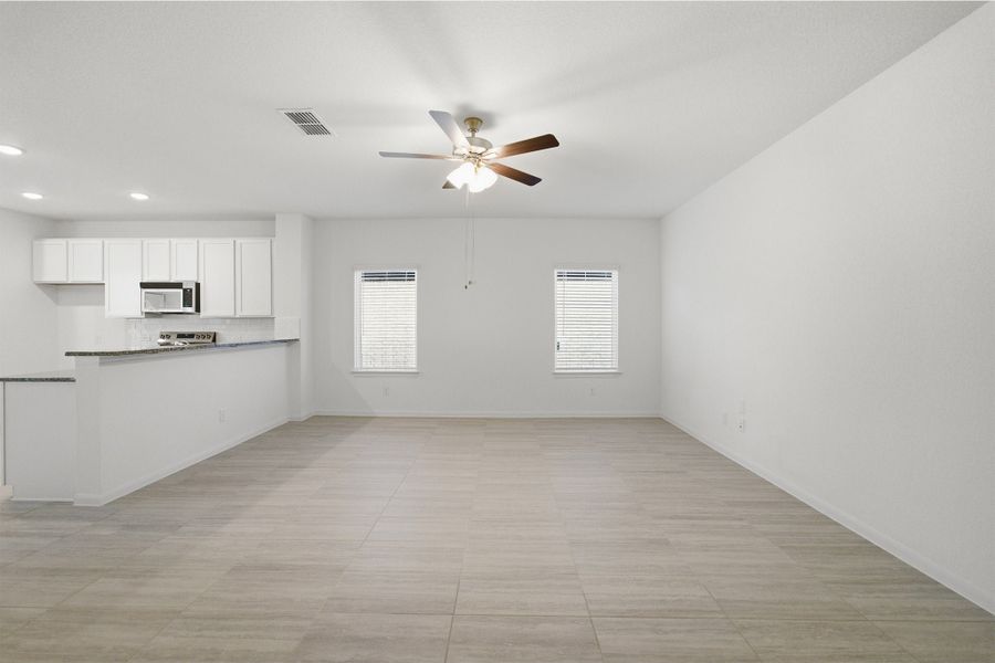 Spacious, unfurnished interior of a new home in Notting Hill, Converse (Image 15).