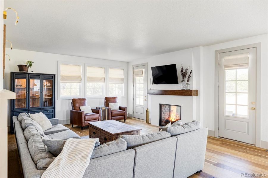 Living Room with Indoor - Outdoor Fireplace