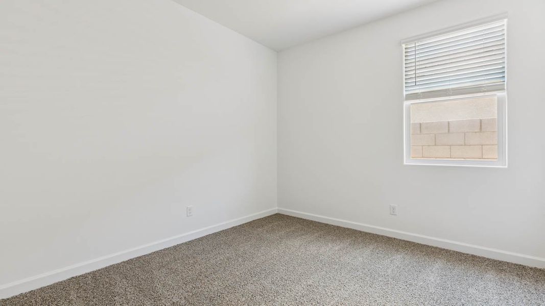 Spacious, unfurnished interior of a new home in Sorrento, Maricopa (Image 18).