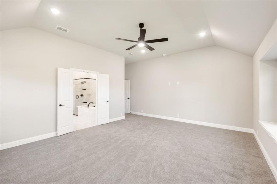 Spacious, unfurnished interior of a new home in Villages of Walnut Grove, Midlothian (Image 37).