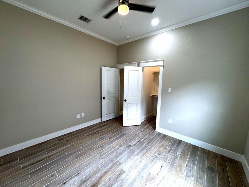 Spacious, unfurnished interior of a new home in , Beaumont (Image 21).