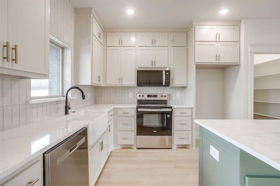 Furnished interior view inside a new home in , Millsap (Image 5).