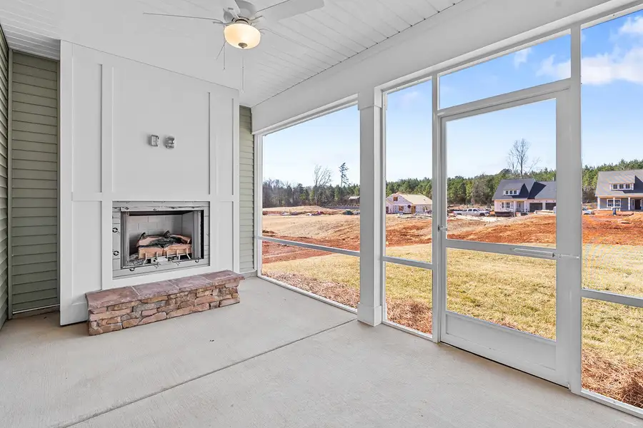 Exterior details and patio area of a home in Brayden, Advance (Image 4).