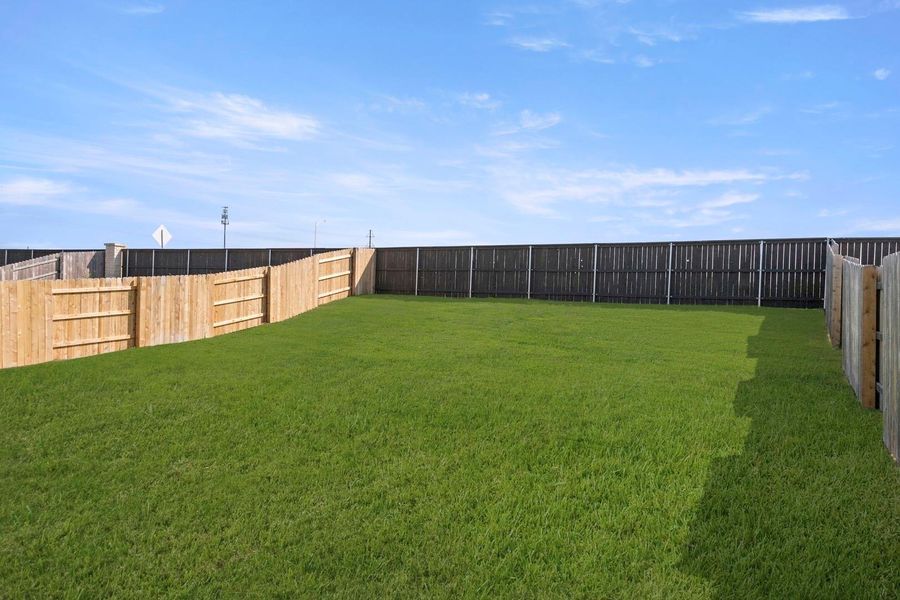 Exterior details and patio area of a home in Cloverleaf, Austin (Image 3).