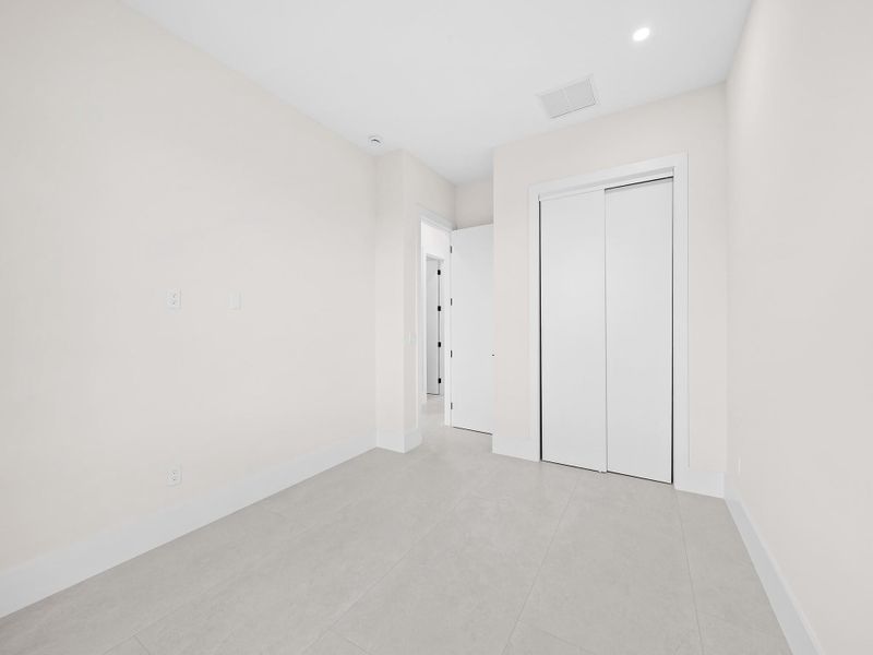 Spacious, unfurnished interior of a new home in , Fort Lauderdale (Image 21). Spacious, unfurnished interior of a new home in , Fort Lauderdale (Image 21).