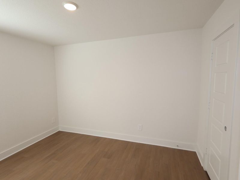 Spacious, unfurnished interior of a new home in Sorella, Tomball (Image 7).