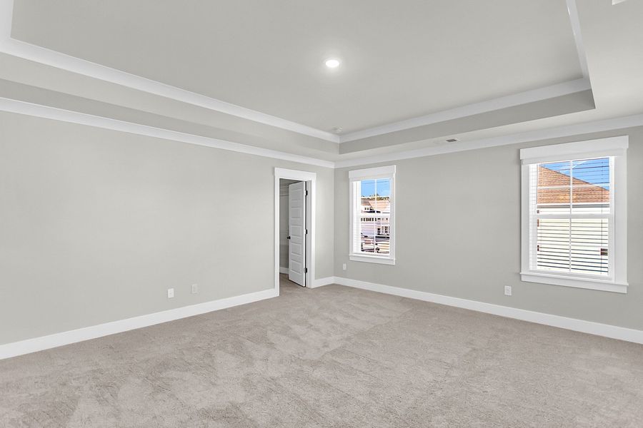 Spacious, unfurnished interior of a new home in Hewing Farms, Summerville (Image 30).