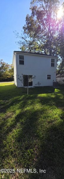 Exterior details and patio area of a home in , Jacksonville (Image 3).
