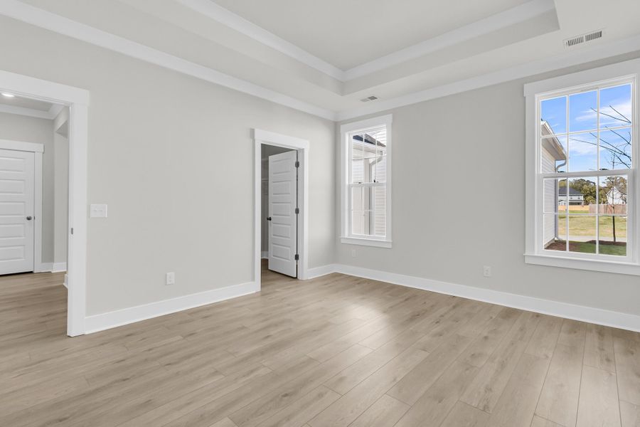 Spacious, unfurnished interior of a new home in Six Oaks, Summerville (Image 33).