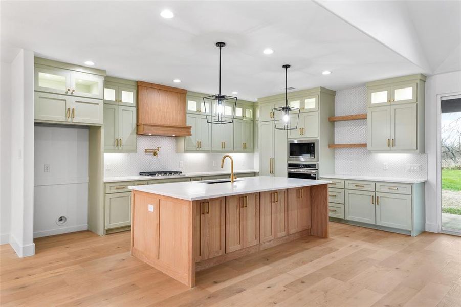Furnished interior view inside a new home in , Corsicana (Image 15).