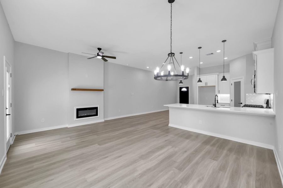 Spacious, unfurnished interior of a new home in , Willis (Image 17).