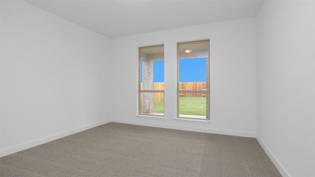 Spacious, unfurnished interior of a new home in Valencia 70', Manvel (Image 8).