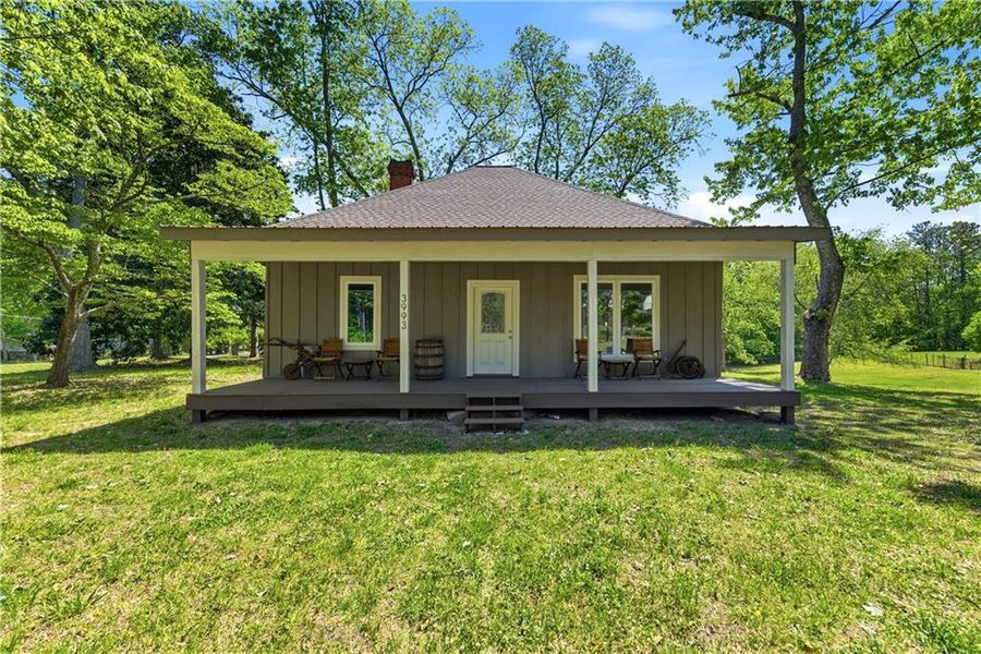 Exterior details and patio area of a home in , Winston (Image 20).